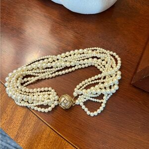 Elegant Pearl Necklace with Gold Clasp